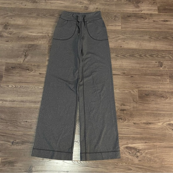 Lululemon still pants straight wide leg heathered charcoal - Picture 1 of 4